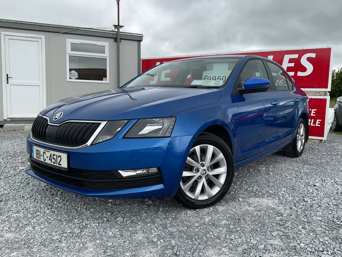 SKODA OCTAVIA 1.6 TDI ONE OWNER SPOTLESS - Image 2