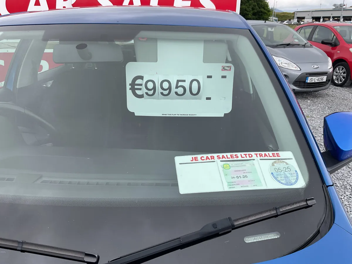 SKODA OCTAVIA 1.6 TDI ONE OWNER SPOTLESS - Image 4