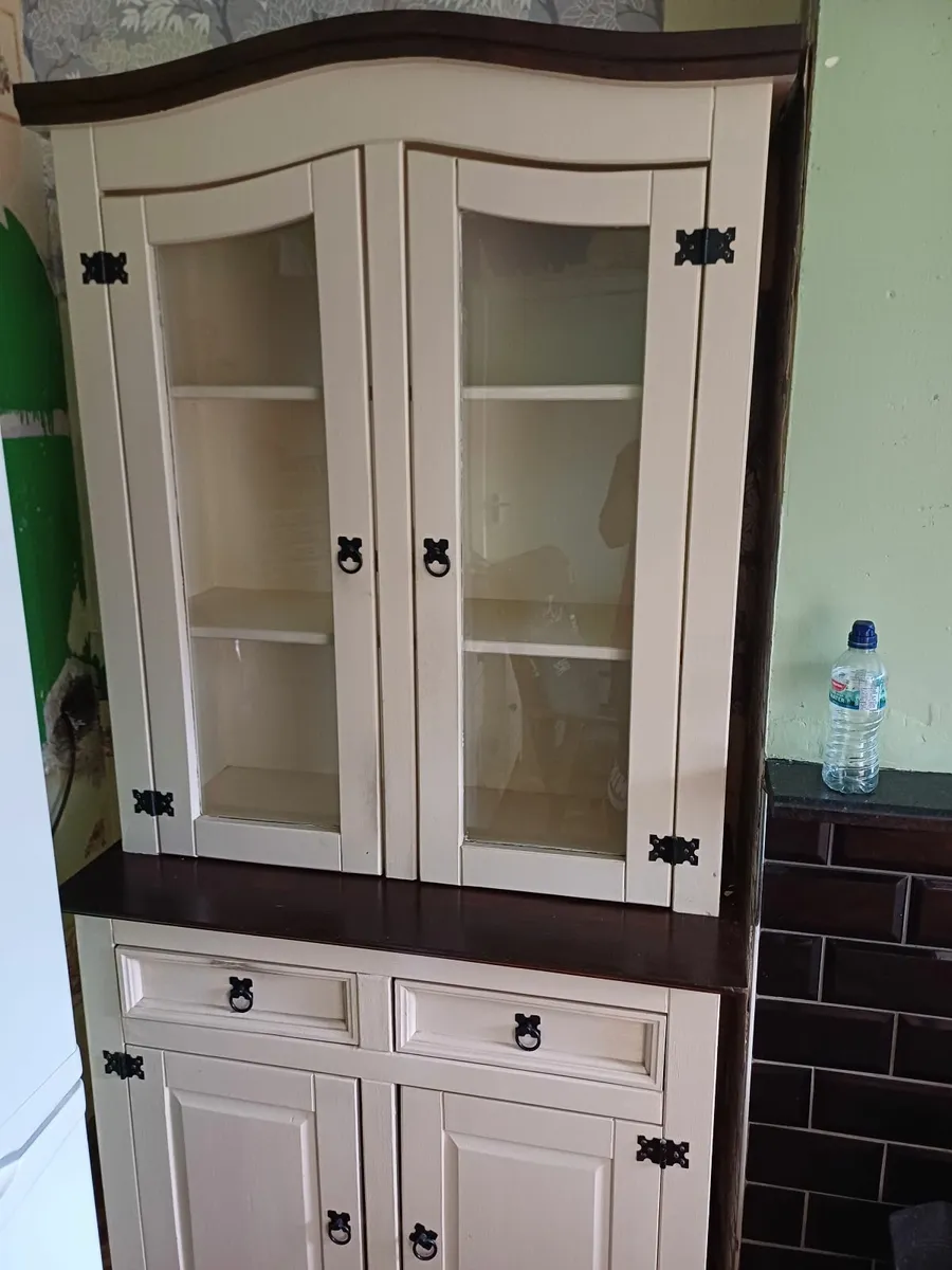 Dresser - Image 1