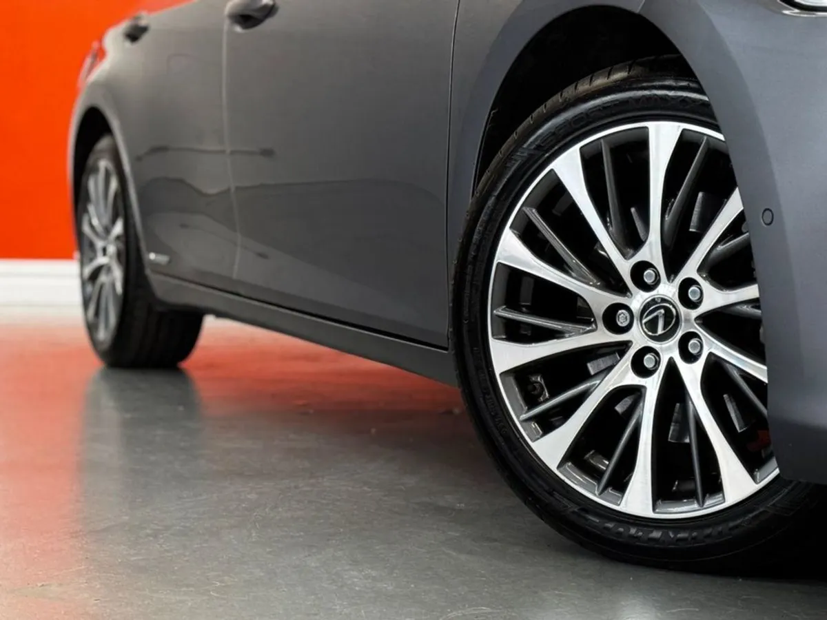 Lexus ES 300h 300H  33 - Image 4