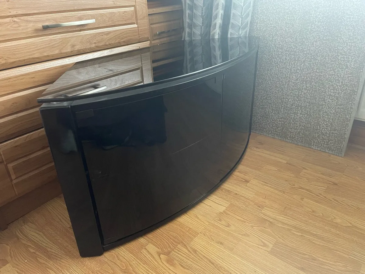 Glass tv unit - Image 2