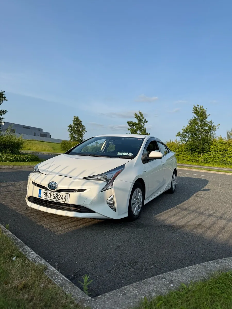 2018 Toyota Prius *HIGH SPEC* - Image 2
