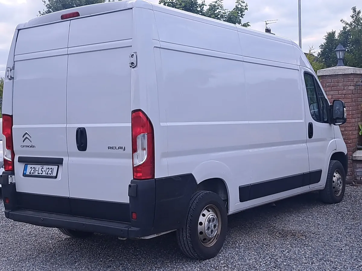 Citroen Relay Panel Van 2.2 Diesel with 3 seats - Image 4