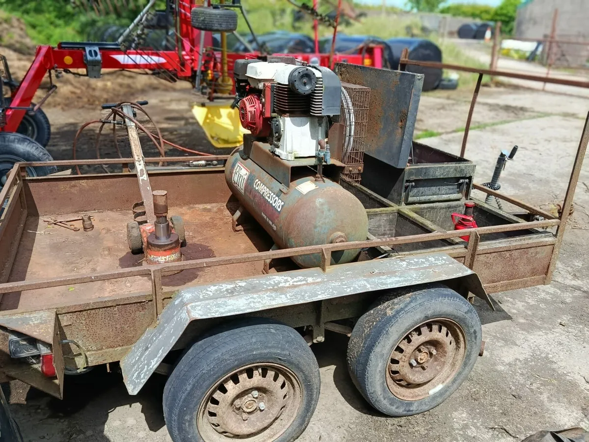 Port trailer, compressor, and gear - Image 2