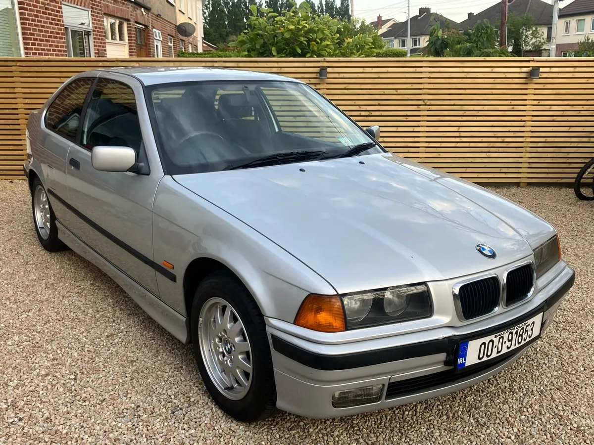 BMW 316i Compact 2000 - Image 1