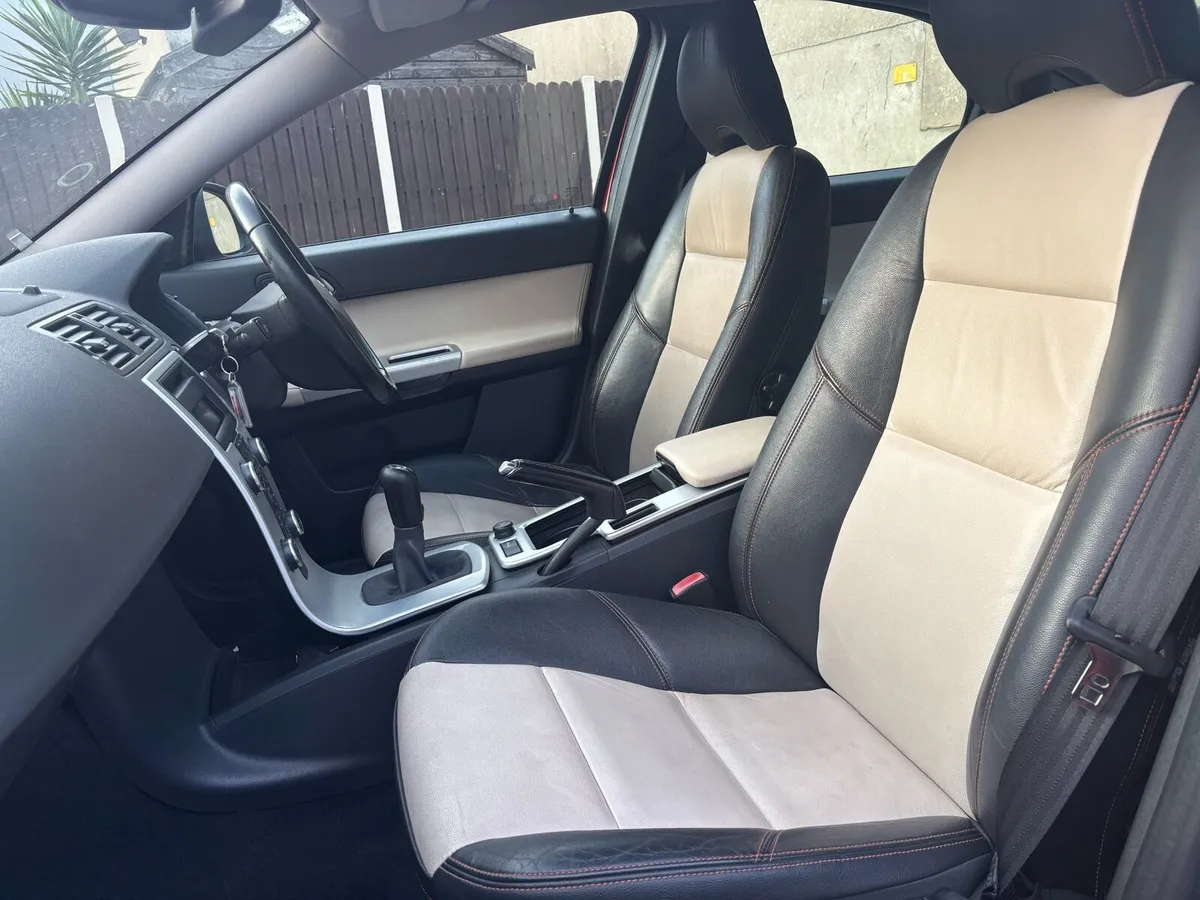 Car - Image 3