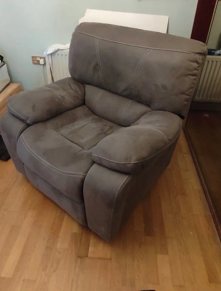 Large suede armchair - Image 3