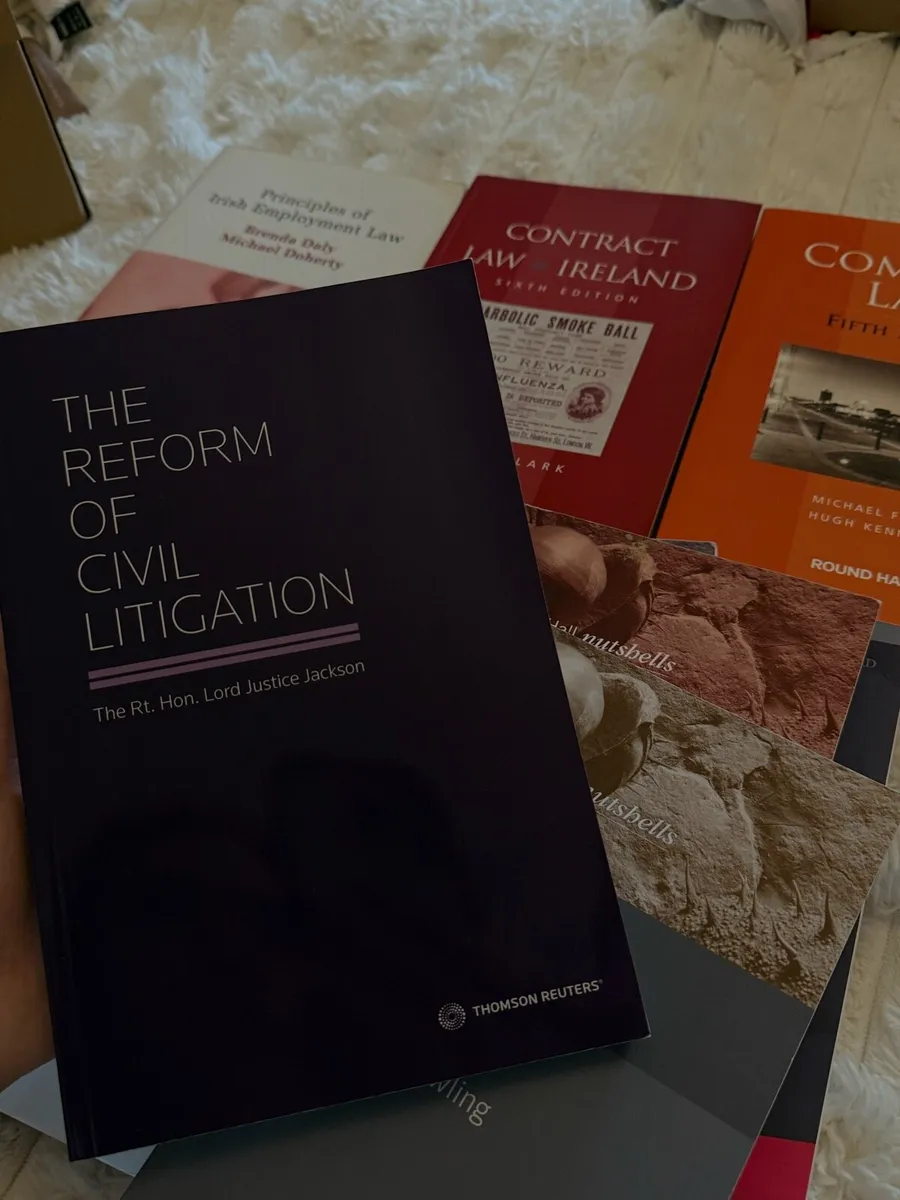 FE1 / College Law Books and Nutshells - Unmarked - Image 3