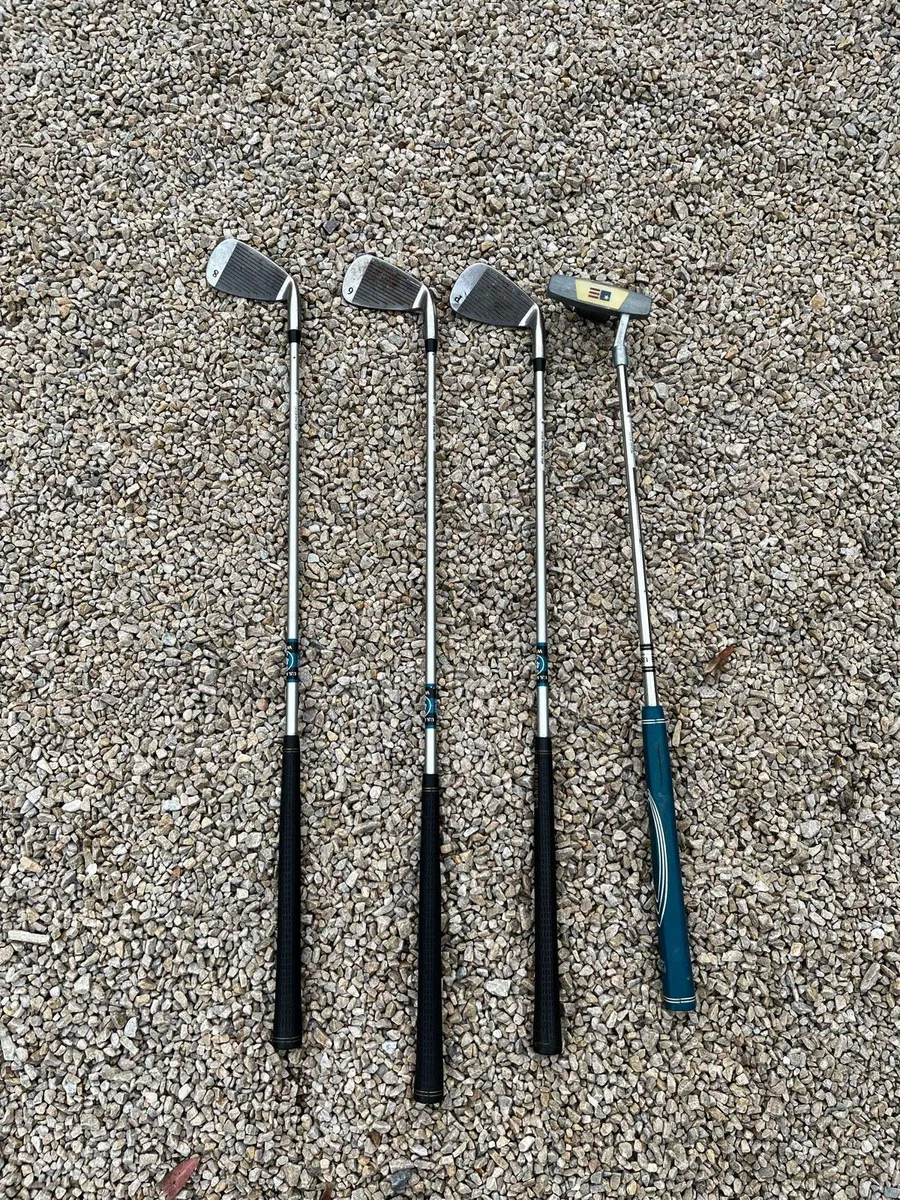US kids golf clubs and bag size 48" (left handed) - Image 2