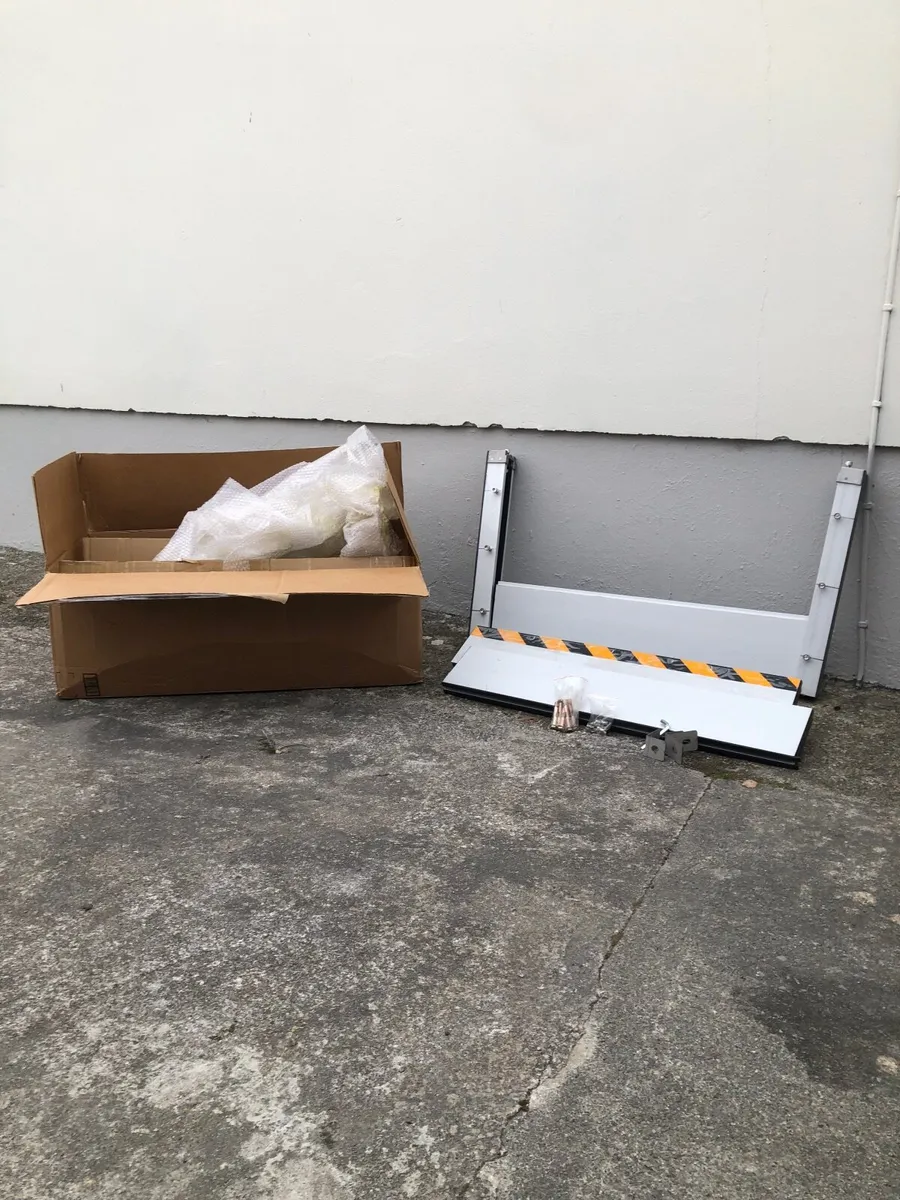 Flood Protection Barrier - Image 1