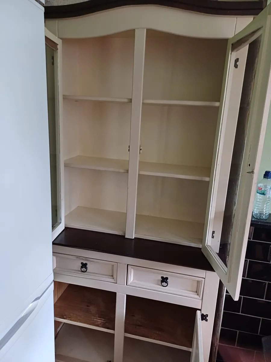 Dresser - Image 3