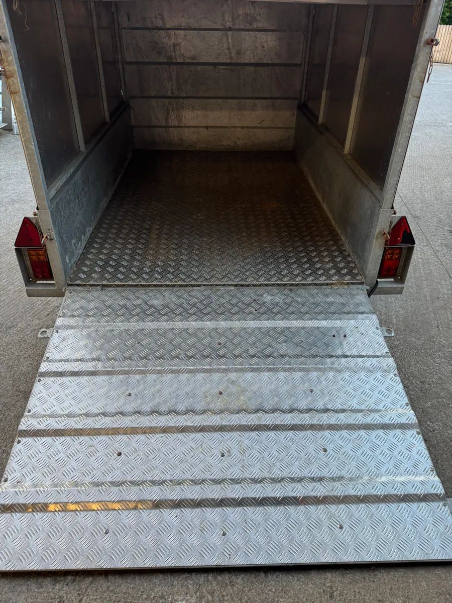 Porter  livestock trailer - Image 1