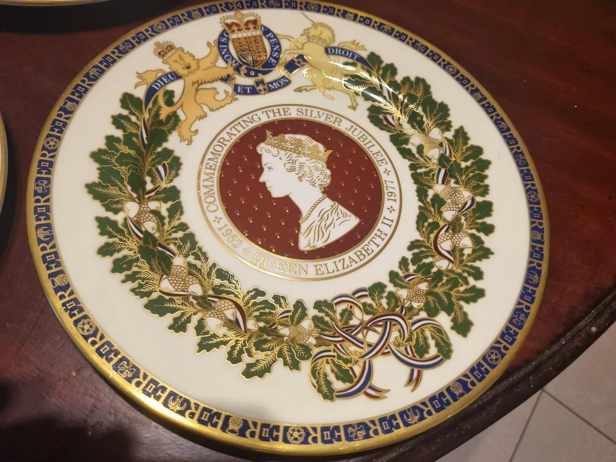 Commemorative plates - Image 2