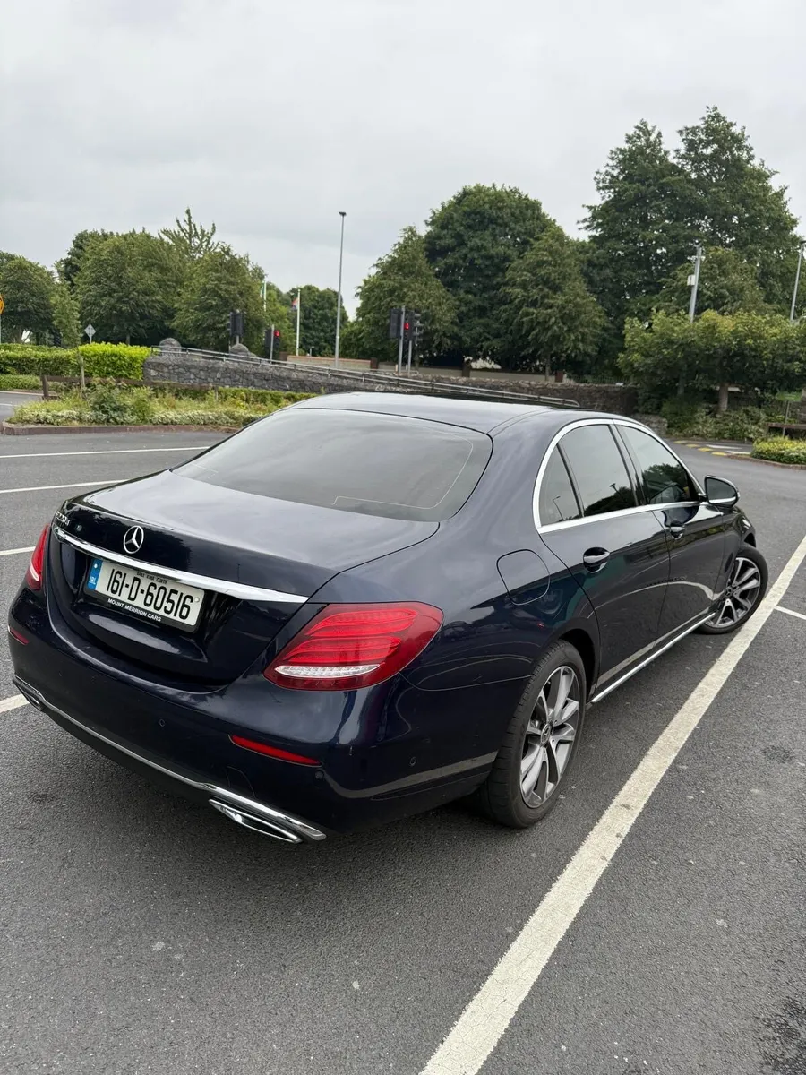 Mercedes-Benz E 220 - Image 2