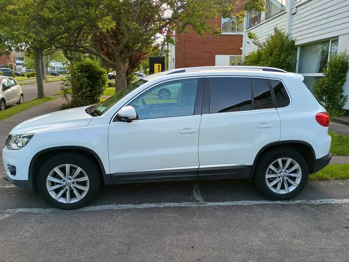 Volkswagen Tiguan 2015 1.4 AUTO LOW MILES - Image 3