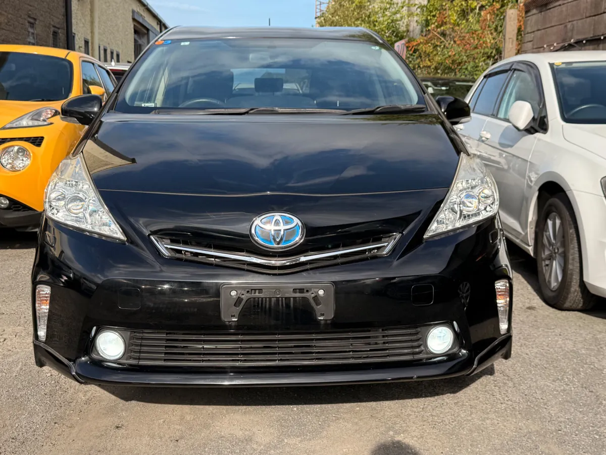 Toyota  Prius  2015  Automatic 7 seater - Image 2