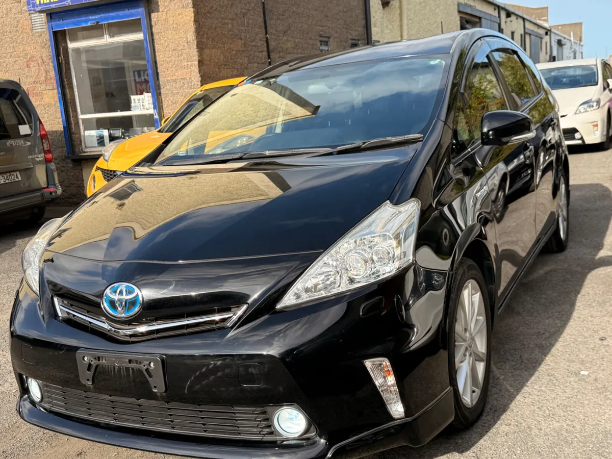 Toyota  Prius  2015  Automatic 7 seater - Image 1