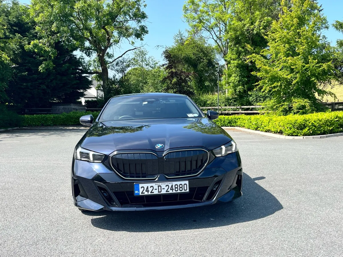 242 D BMW 530e M Sport Pro - Tech Pack - Image 2