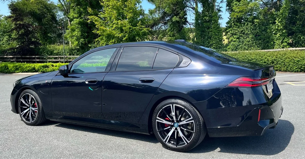 242 D BMW 530e M Sport Pro - Tech Pack - Image 3
