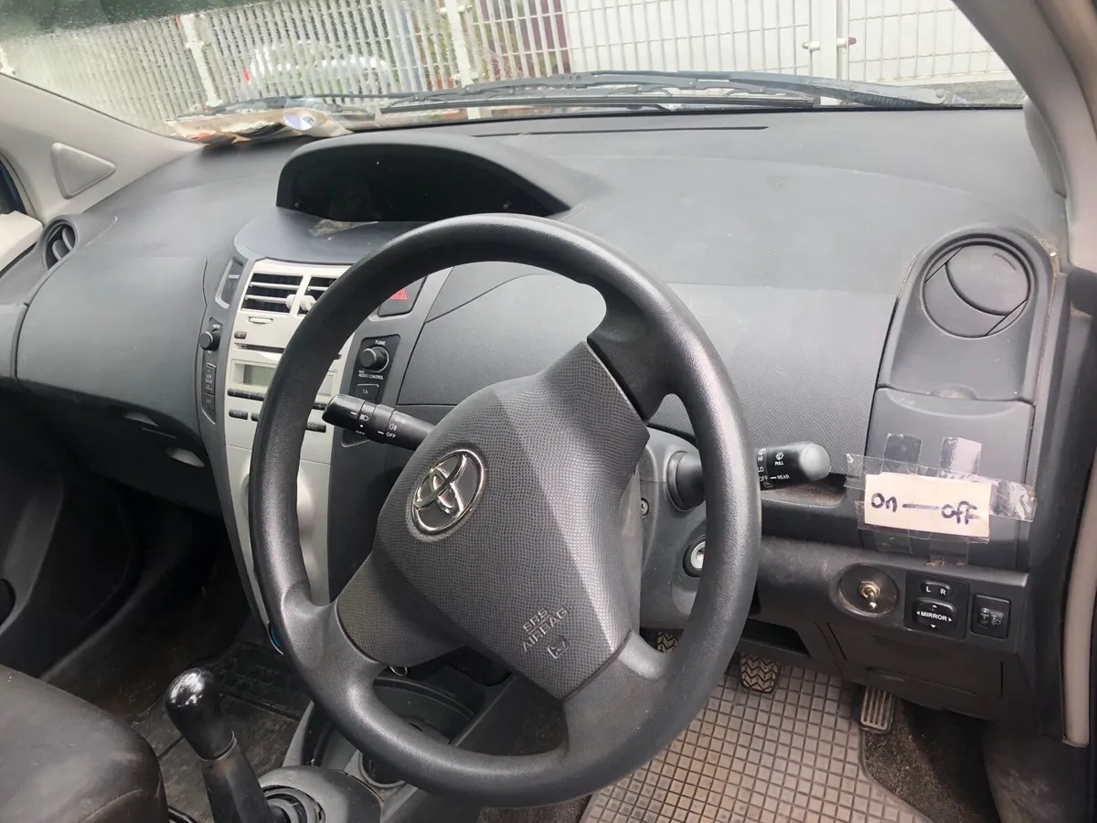 Toyota Yaris - Image 4