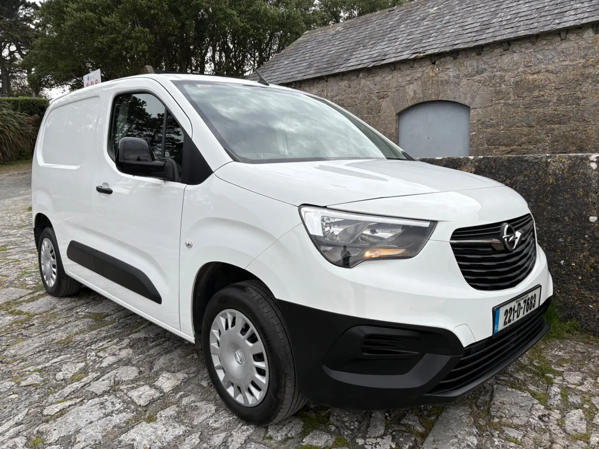 2022 Opel Combo CDTI 6 Speed - Image 1