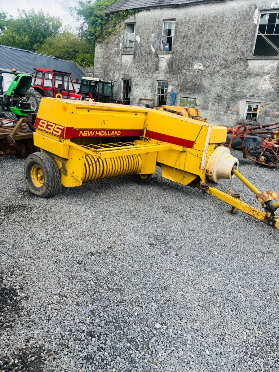 New Holland square bailer - Image 1