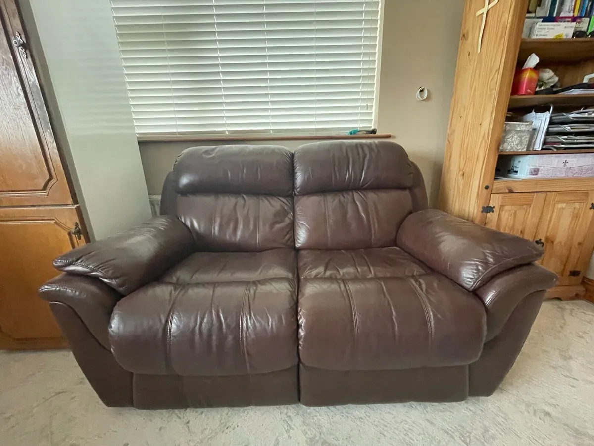 2 seater leather reclining chair - Image 1