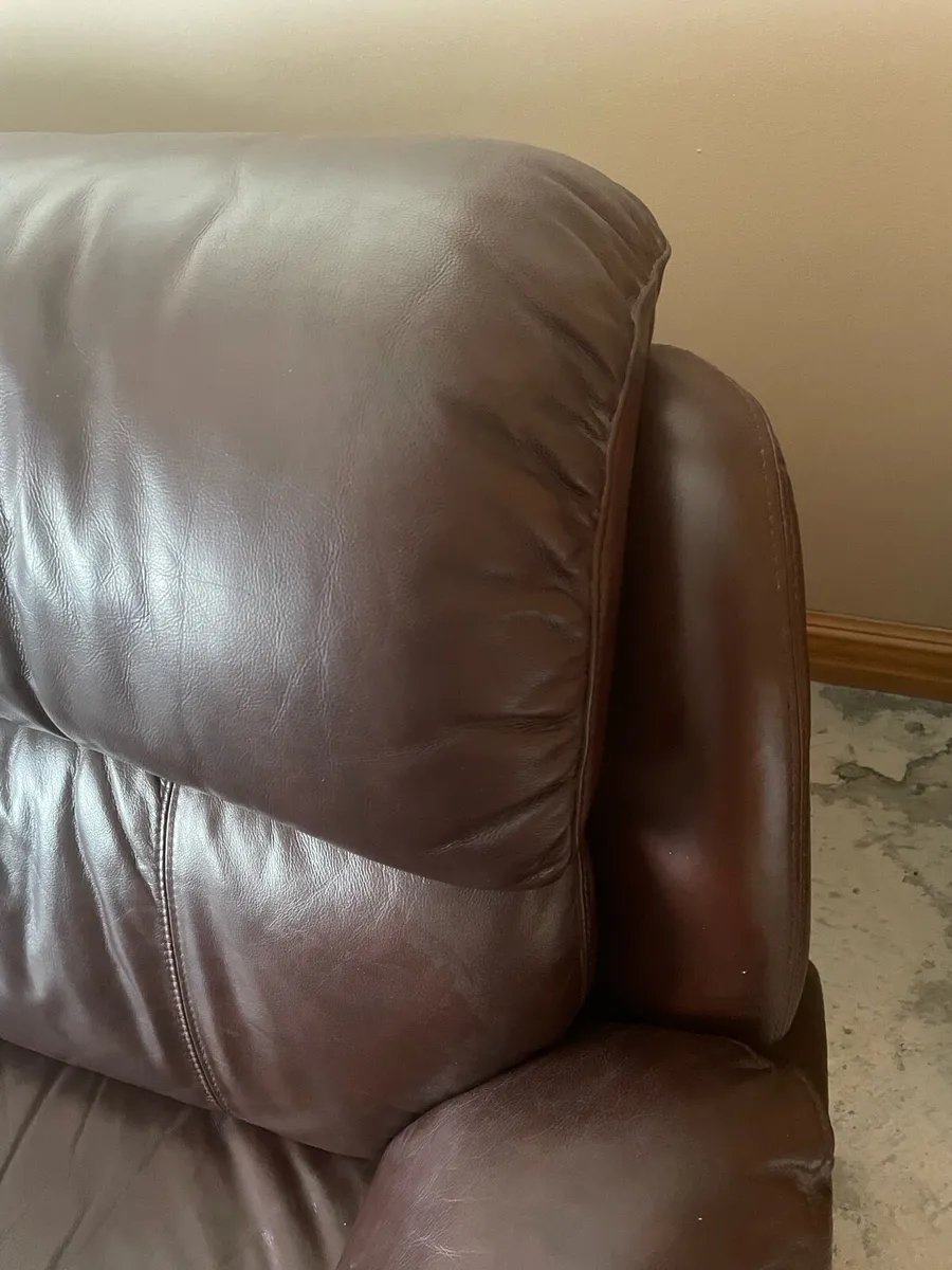2 seater leather reclining chair - Image 3