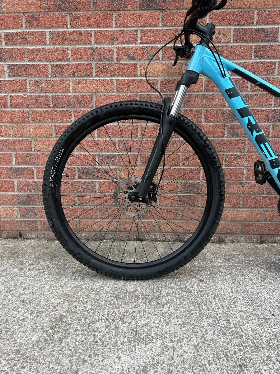Trek Marlin 5 Mountain Bike - Image 3
