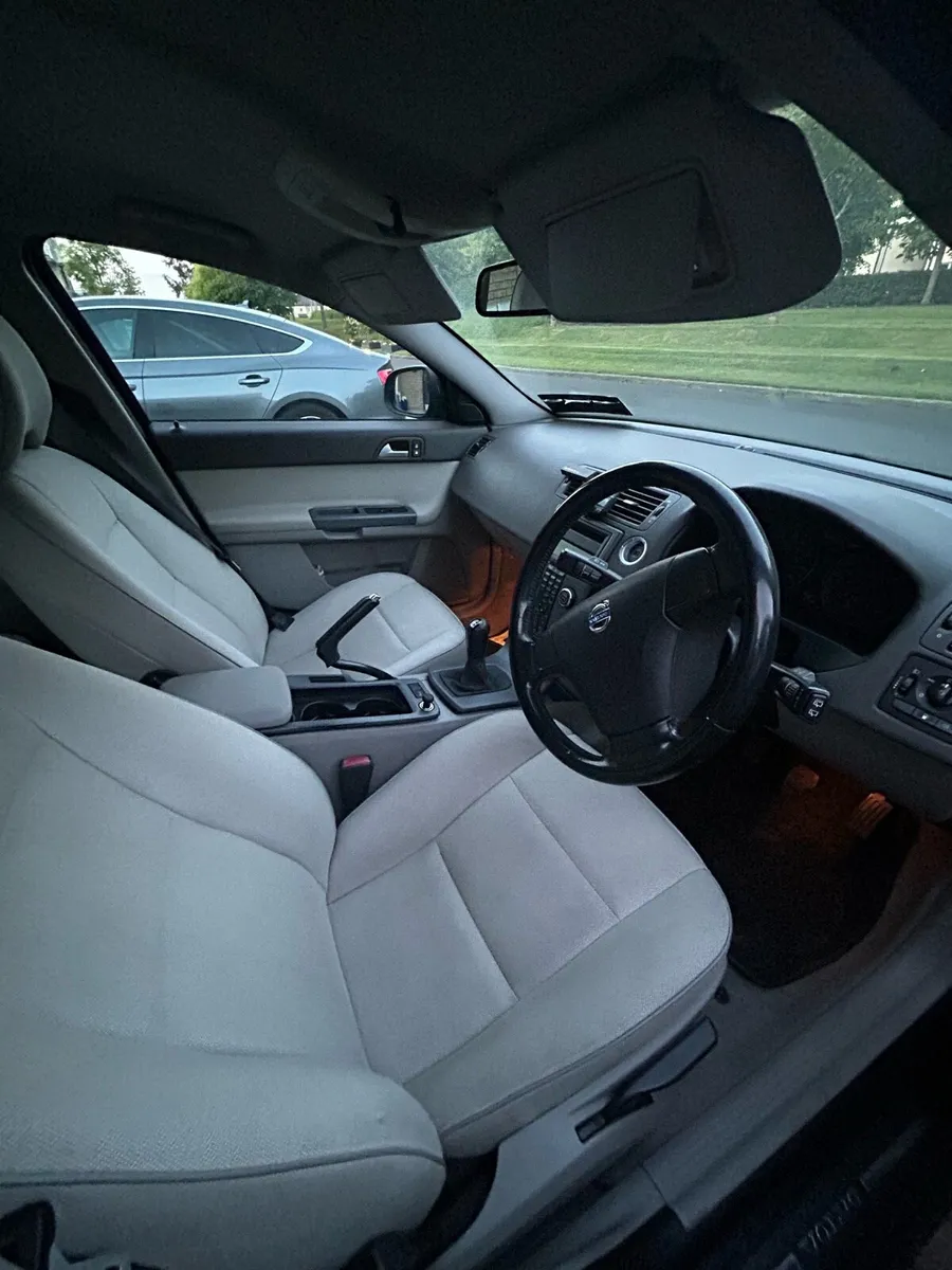 Volvo V50 1.6D DRIVe 2009 - Image 1