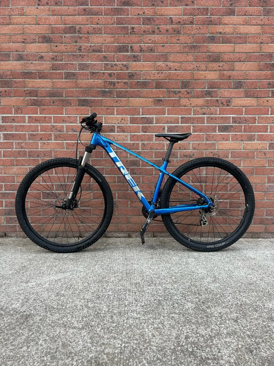 Trek Marlin 6 Mountain Bike - Image 1