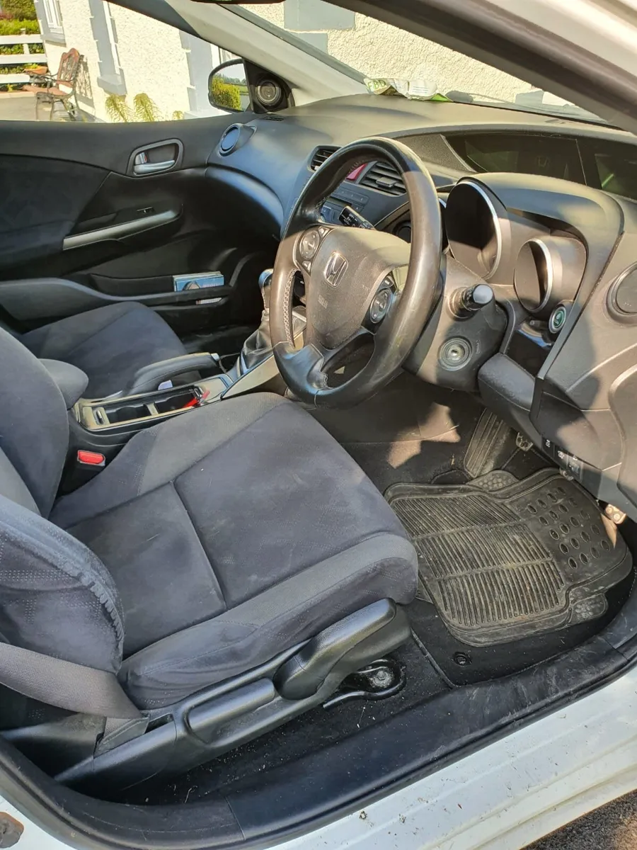 Honda Civic 2013 - Image 4