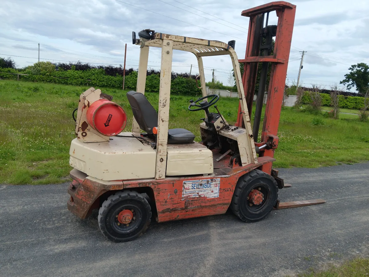 Nissan forklift - Image 2