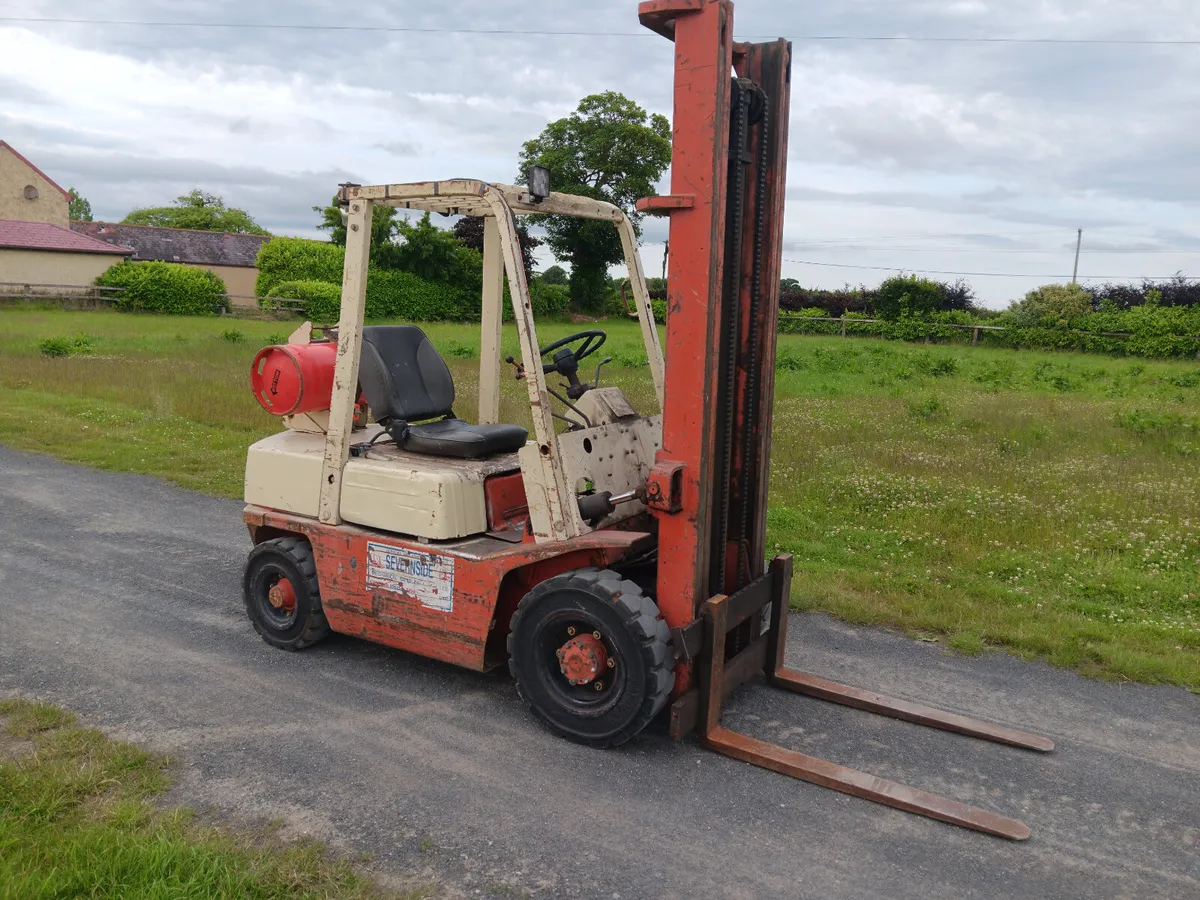 Nissan forklift - Image 3