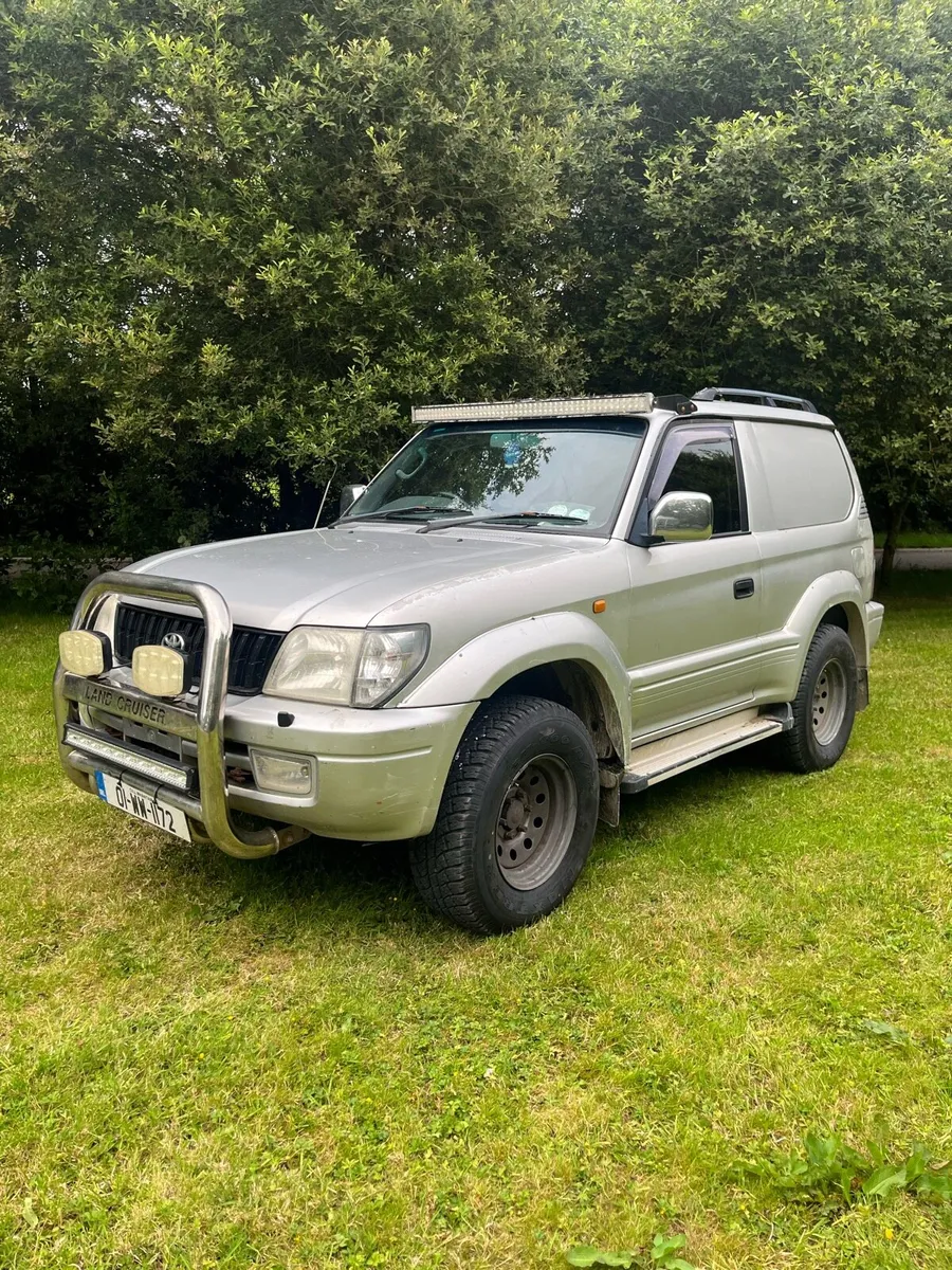 2001 Toyota Landcruiser - Image 1