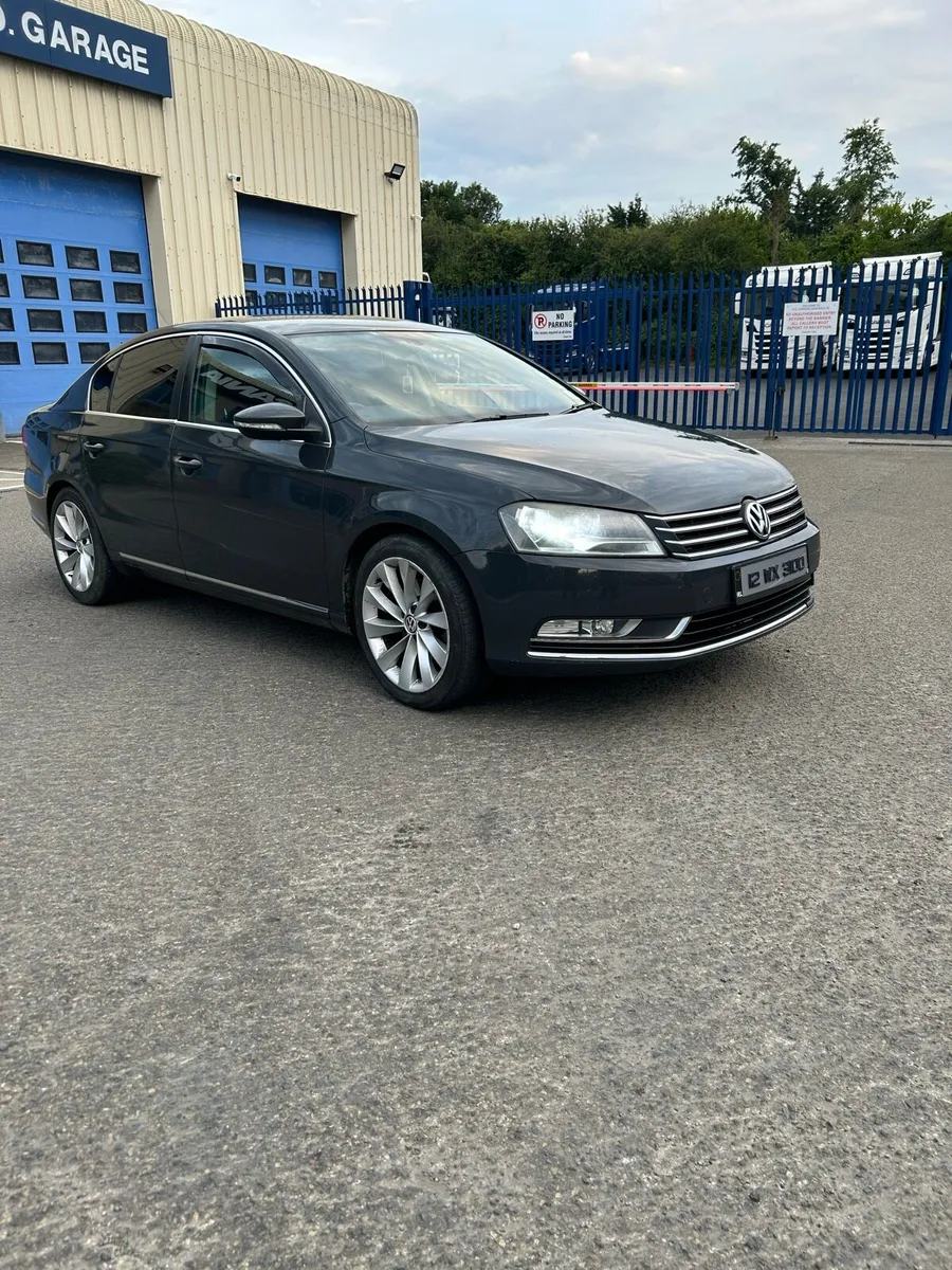 Volkswagen Passat - Image 2