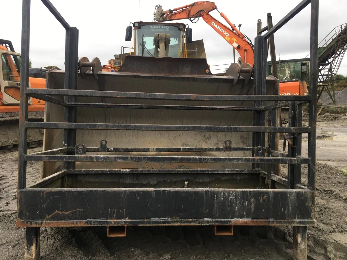Loader / Teleporter Access Platform - Image 3