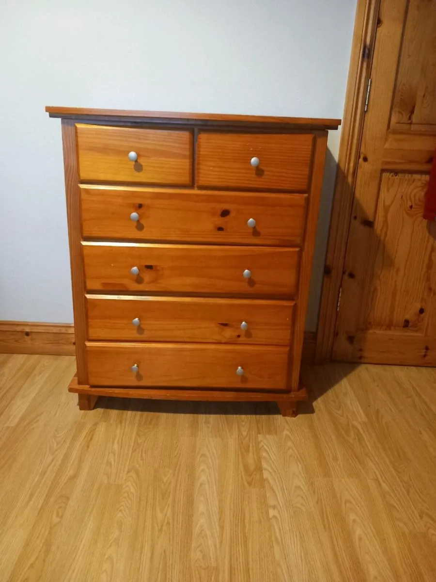 Bedroom furniture - Image 1