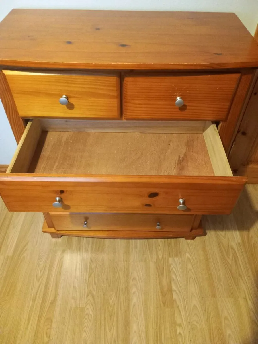 Bedroom furniture - Image 2