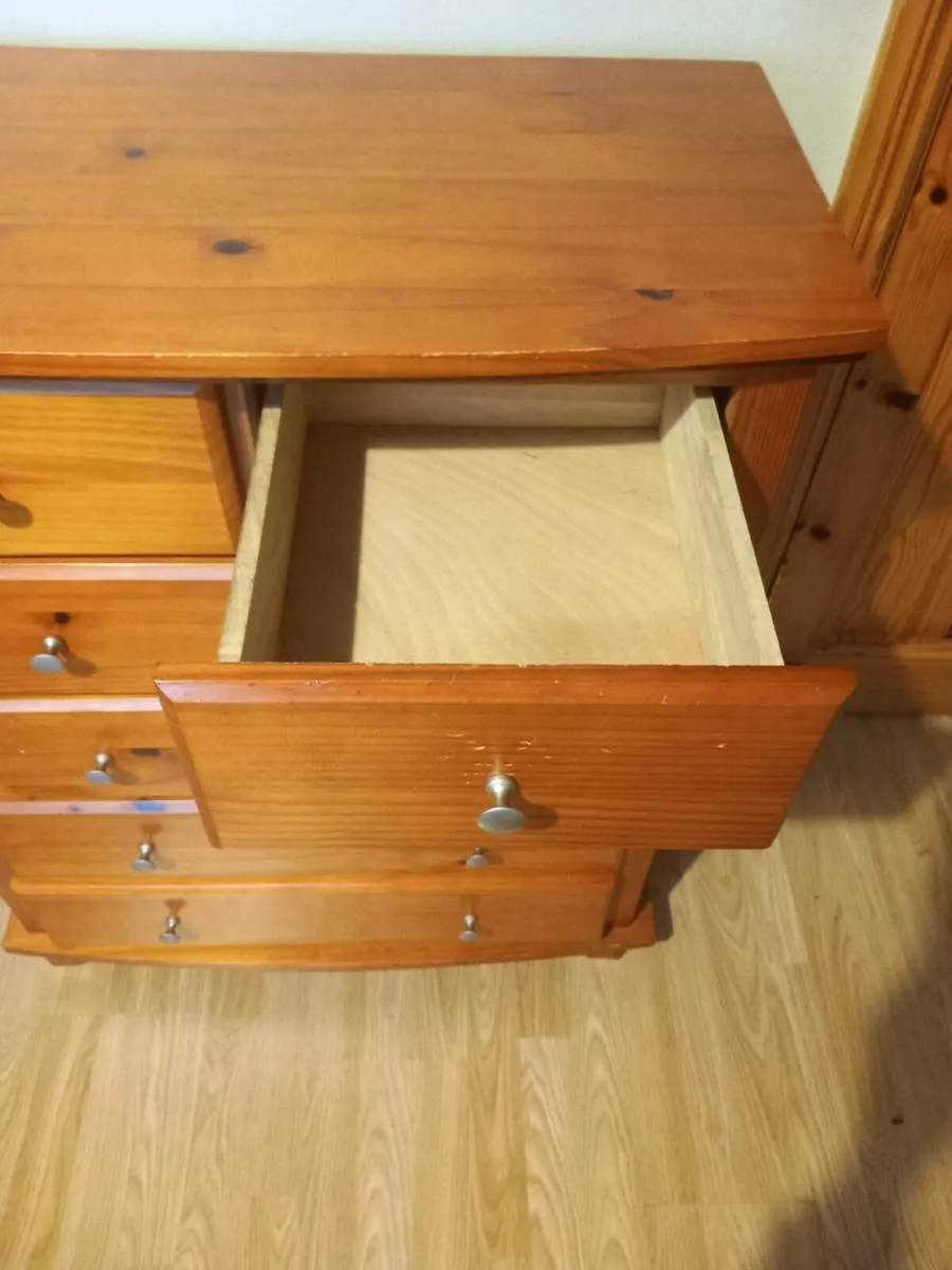 Bedroom furniture - Image 4