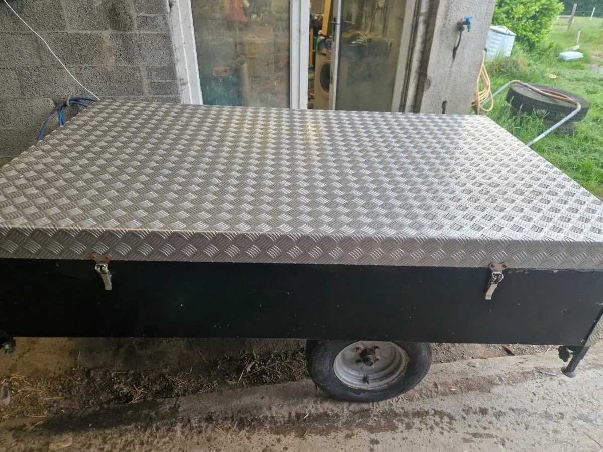 Camping trailer - Image 2