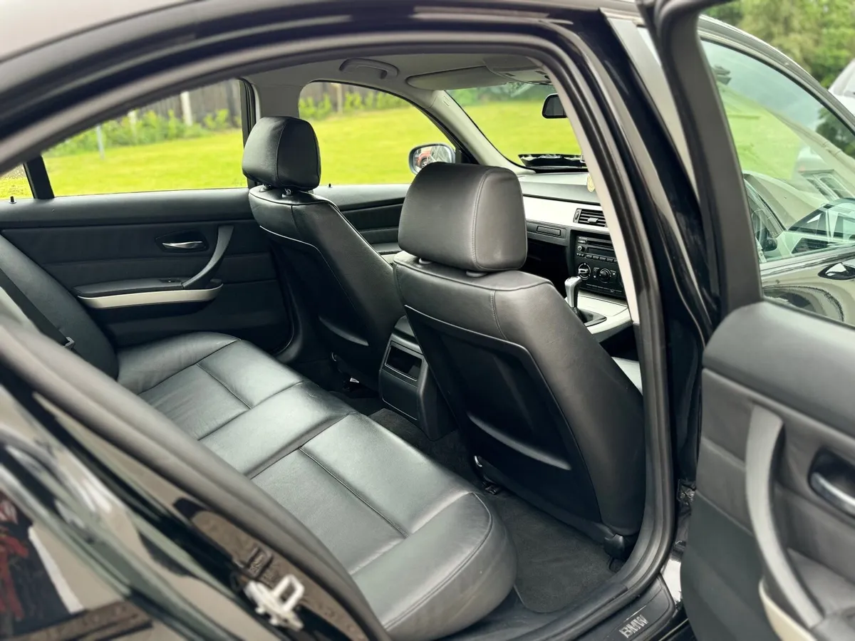 BMW 3-Series - 2.0 DIESEL - 2011-PERFECT CONDITION - Image 2