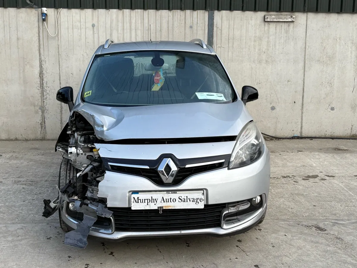 2014 Renault Scenic for parts - Image 1