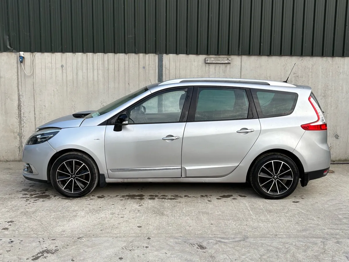 2014 Renault Scenic for parts - Image 2
