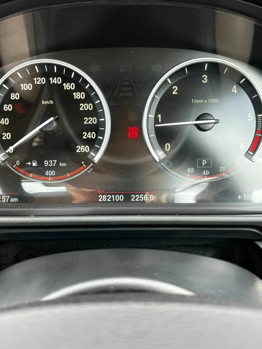 BMW 5-Series 2015 - Image 3