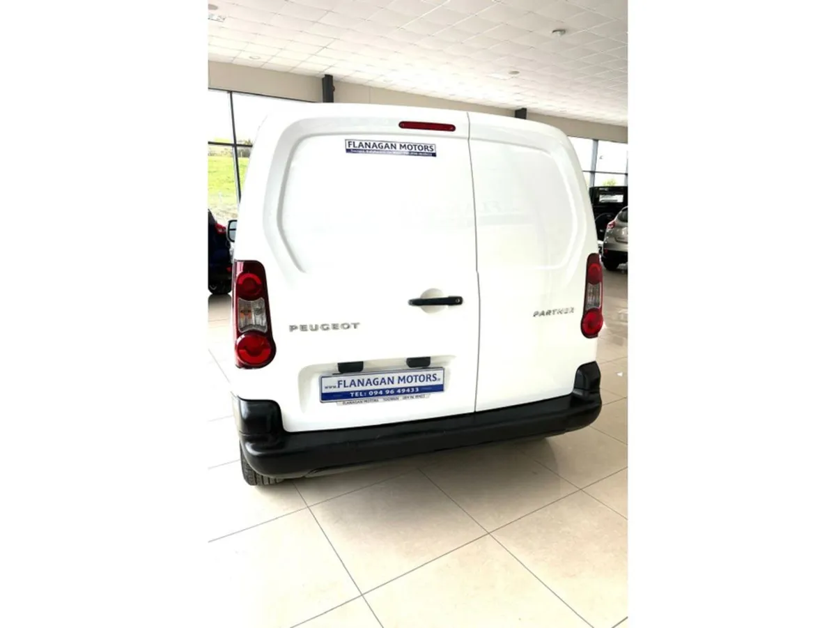 Peugeot Partner Access 1.6 Blue HDI 5door - Image 3