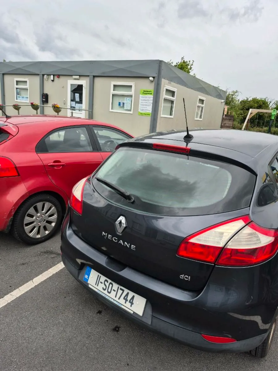 Megane  Hatchback 2011 - Image 2