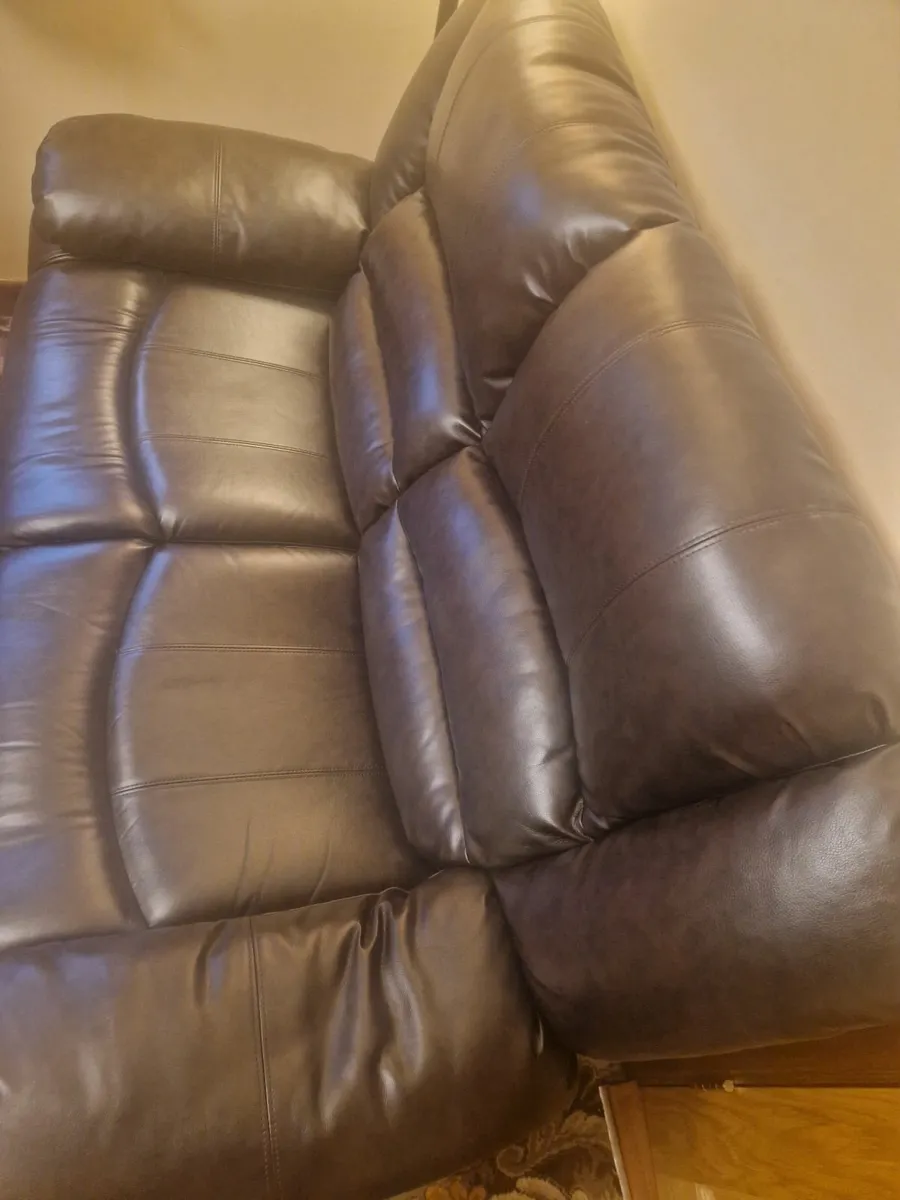 Couch - Image 4