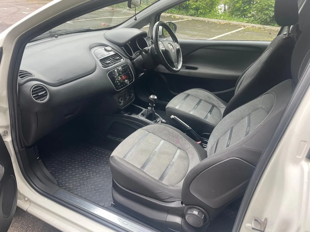 Fiat Punto Evo 2010 1.4 Petrol - Image 4