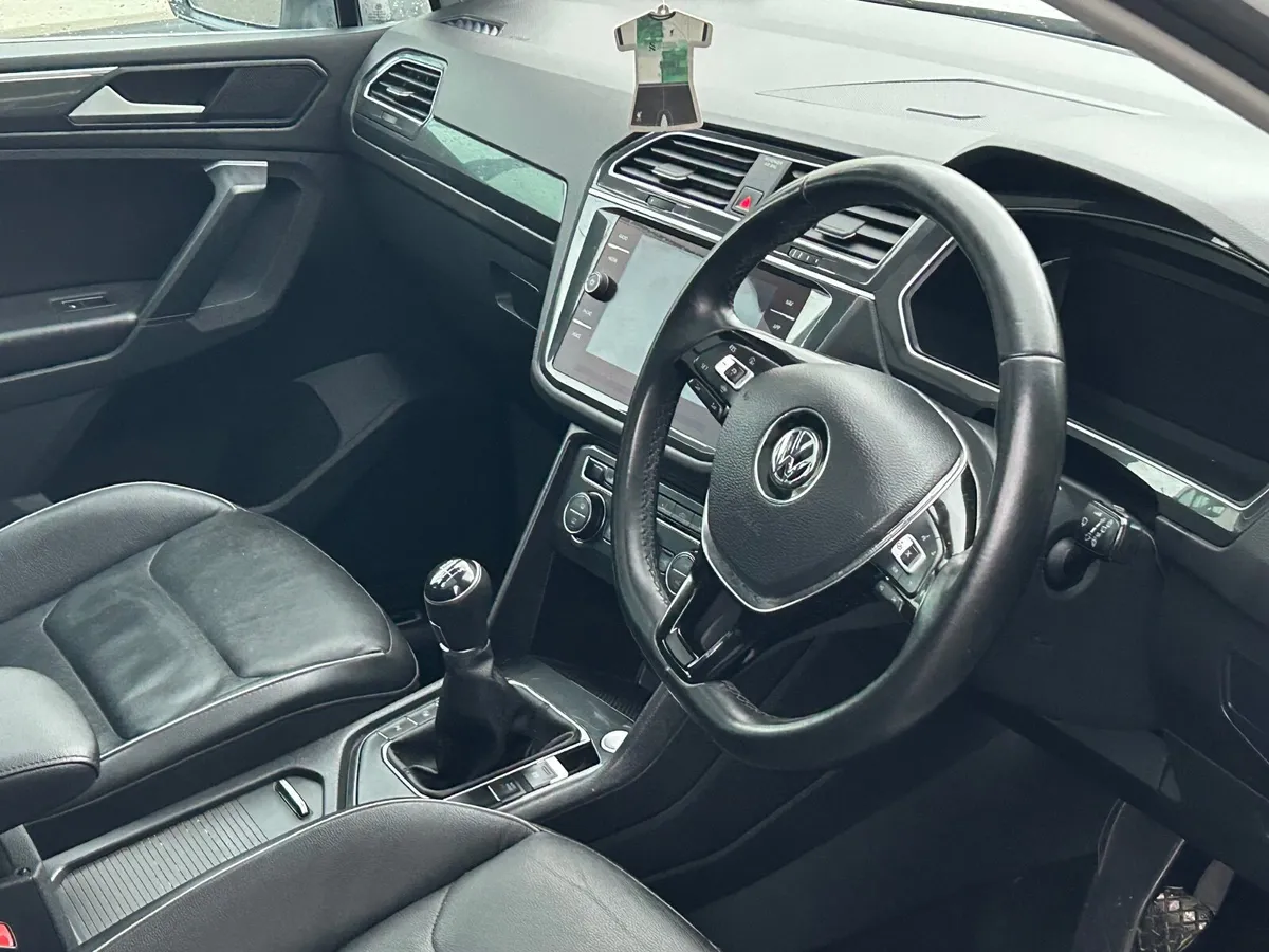 Volkswagen Tiguan R line - Image 4